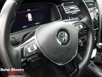 Volkswagen Golf 1.6 TDI HighLine R-Line 5drs picture 16