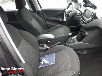 Peugeot 208 1.2 PureTech Active picture 16