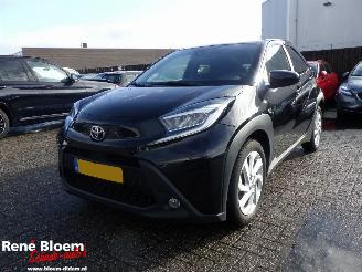 damaged passenger cars Toyota Aygo X 1.0 VVT0i MT First Airco 5drs 2023/4