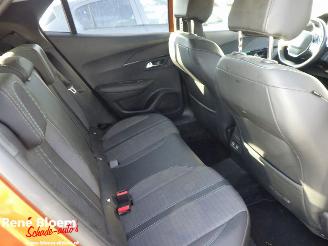 Peugeot 2008 1.2 PureTech Allure 131pk Autom picture 10