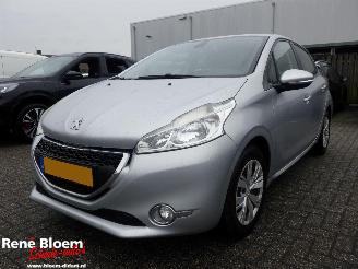 krockskadad bil auto Peugeot 208 1.2 VTI Envy 5drs Airco 2013/1