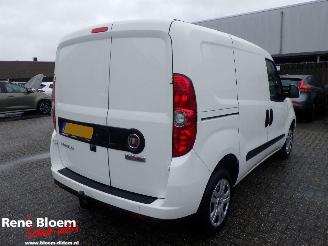 krockskadad bil bedrijf Fiat Doblo 1.6 MJ Clima 2022/2