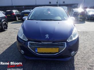 Peugeot 208 1.4 VTi Allure 5drs picture 6