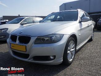 damaged passenger cars BMW 3-serie 318i Automaat 143pk 2010/4