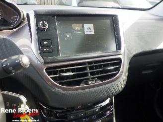 Peugeot 2008 1.2 PureTech Style Airco picture 16