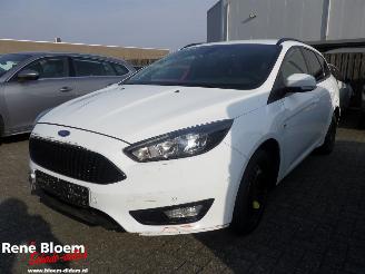 krockskadad bil auto Ford Focus 1.0 ST-Line 5drs 2018/5