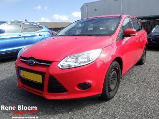 uszkodzony samochody osobowe Ford Focus 1.6 TDCI ECOnetic Airco 2013/1