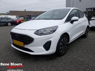 Damaged car Ford Fiesta 1.0 Ecoboost Hybrid Titanium 2023/2
