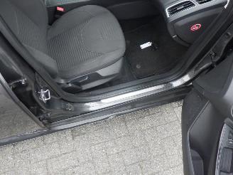 Ford Focus 1.0 Titanium Edition Navi picture 10