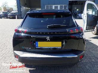 Peugeot e-2008 EV Allure Pack 50 kWh picture 3