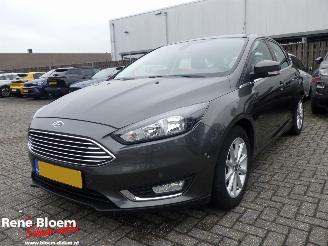 Damaged car Ford Focus 1.0 Trend Automaat 125pk 2016/1