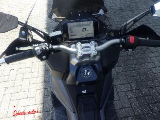 Sym  ADX 300 picture 11