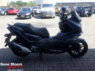 Sym  ADX 300 picture 2