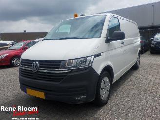 skadebil bedrijf Volkswagen Transporter 2.0 TDI L2H1 Highline 150pk 2024/3
