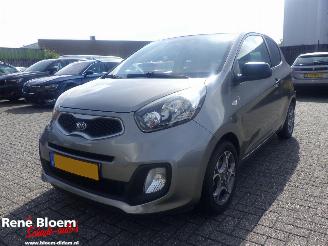 krockskadad bil auto Kia Picanto 1.0 CVVT EconomyLine 5drs 2014/5