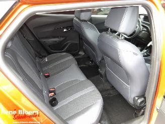 Peugeot 2008 1.2 PureTech Allure Automaat picture 10