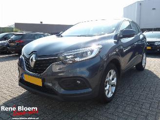 Damaged car Renault Kadjar 1.3 TCe Zen 140pk Automaat 2021/11