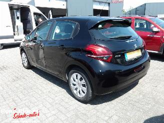 Peugeot 208 1.2 PureTech Active picture 2