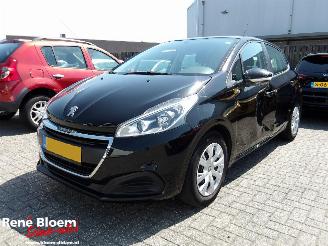 Damaged car Peugeot 208 1.2 PureTech Active 2016/10