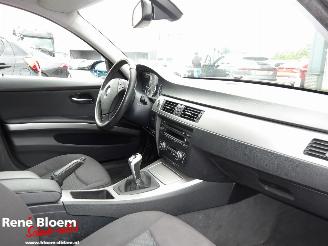 BMW 3-serie 318i Touring picture 12