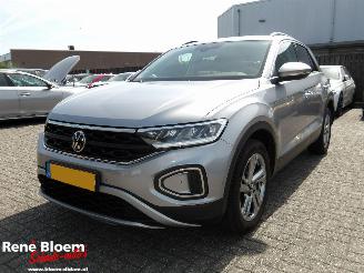 Damaged car Volkswagen T-Roc 1.0 TSI Life 75 Edition 2023/5