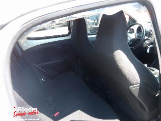 Peugeot 108 1.0 e-VTI Active Aut picture 12