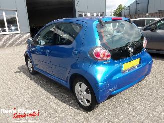 Toyota Aygo 1.0 12V 5drs Airco picture 2