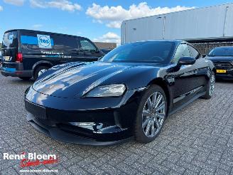 krockskadad bil auto Porsche Taycan Performance Battery Plus 84kWh 2024/12