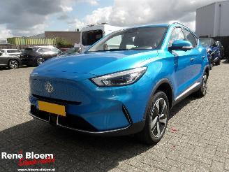 Damaged car MG ZS EV Long Range Luxury 70kWh 156pk 2024/7