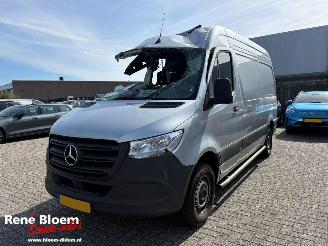 krockskadad bil bedrijf Mercedes Sprinter 315 1.9 CDI L2 Aut 150pk 2024/12