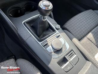 Schadeauto Audi A3 SPORTBACK 30 TDI Advance 5drs Navi 2019/10