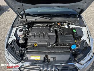 krockskadad bil auto Audi A3 SPORTBACK 30 TDI Advance 5drs Navi 2019/10