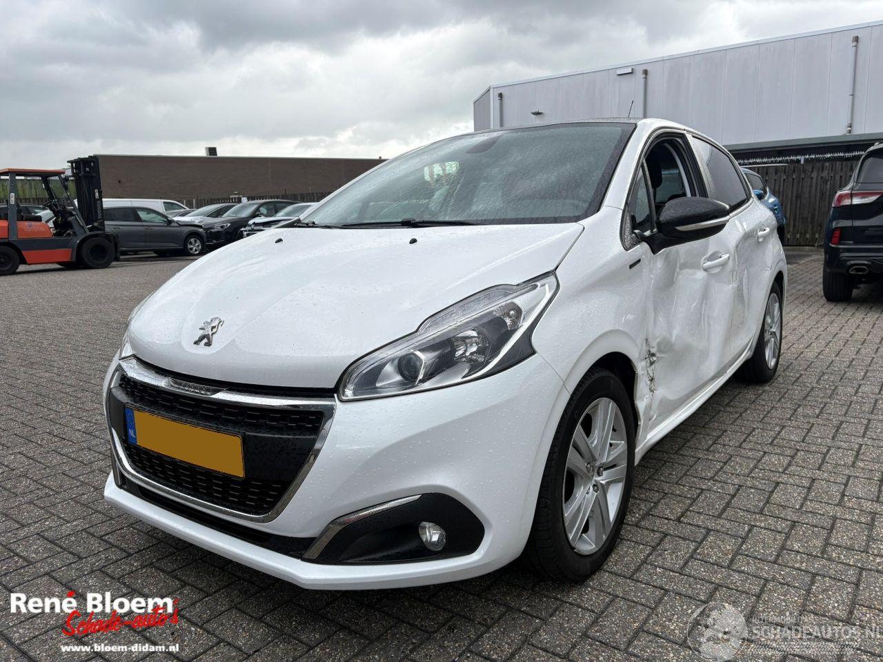 Peugeot 208 1.2 PureTech Signature 5drs