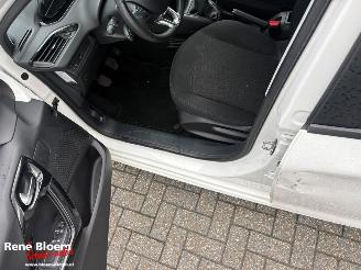 Peugeot 208 1.2 PureTech Signature 5drs picture 13