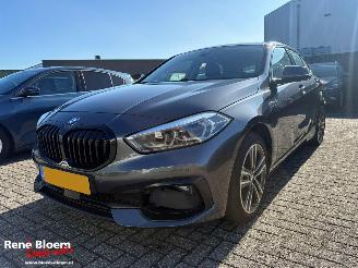 Voiture accidenté BMW 1-serie 118i Business Edition 2021/8