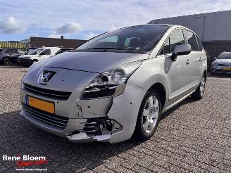 Peugeot 5008 1.6 e-HDi Executive 7p picture 1