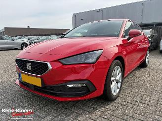Unfallwagen Seat Leon 1.0 TSI Style Business Intense 110pk 2022/8