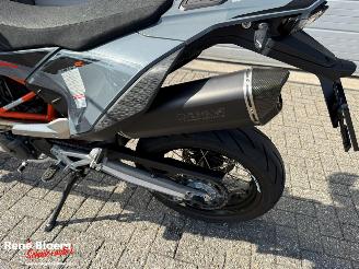 KTM 690 SMC R picture 14