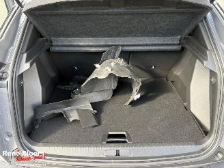 Peugeot 2008 1.2 Hybrid 145 GT picture 16