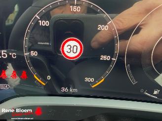 Porsche Taycan 4S 84kwh Full Option picture 22