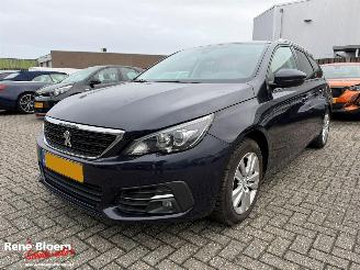 Schadeauto Peugeot 308 1.2 Puretech Executive 2018/2