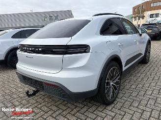 Porsche Macan 4 100 kwh Full Option 386pk picture 4
