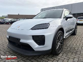 Vaurioauto  passenger cars Porsche Macan 4 100 kwh Full Option 386pk 2025/7