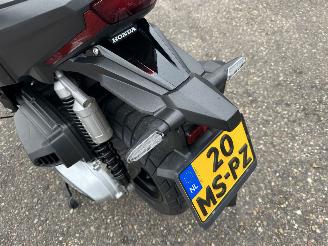 Honda  ADV 350A 29pk Matgrijs - keyless - handvat verwarming - abs - slechts 5284km gelopen - lichte krassen picture 36