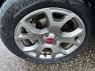 Fiat Panda 0.9TwinAir Turbo 4x4 Cross 6-bak - nap - clima - elektr pakket - lmv - privacy glass - led - trekhaak picture 71