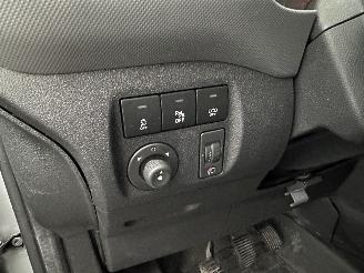 Peugeot Partner 120 1.6 BlueHDi 73kw 100 L1 Première S&S - nap - navi - pdc - lmv - airco - cruise - getint voor + zijruiten picture 28