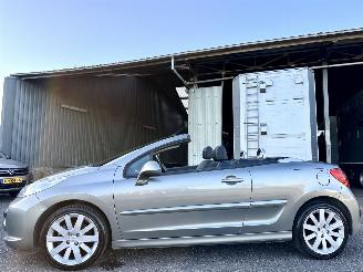 krockskadad bil auto Peugeot 207 CC 1.6 VTi 120pk automaat Roland Garros - nap - clima - cruise - pdc - bi color leer - 4x nieuwe banden 2009/1