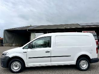 krockskadad bil bedrijf Volkswagen Caddy maxi 2.0 TDI 102pk L2/H1 BMT Euro6 Highline - nap - airco - cruise - pdc - licht + regensensor - voorruit verwarming 2018/10
