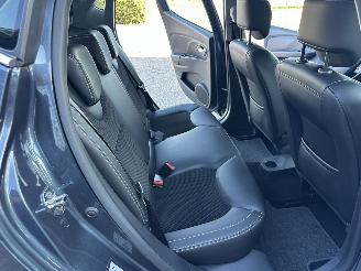 Renault Clio gereserveerd 0.9 TCe Turbo 90pk Intens 5drs - nap - clima - camera - navi - aux - usb - pdc v+a - keyless entry + start picture 17