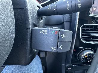 Renault Clio gereserveerd 0.9 TCe Turbo 90pk Intens 5drs - nap - clima - camera - navi - aux - usb - pdc v+a - keyless entry + start picture 32